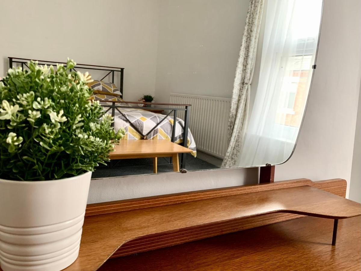 Contemporary 2 Bedroom Victorian Town House - Sleeps Up To 6 Kimberley  Dış mekan fotoğraf